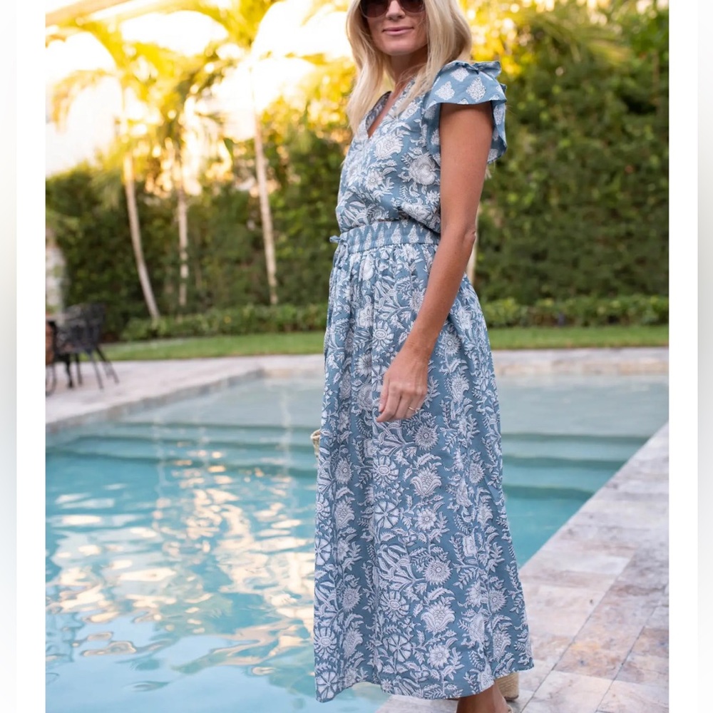 Chic Blue Floral Midi Skirt